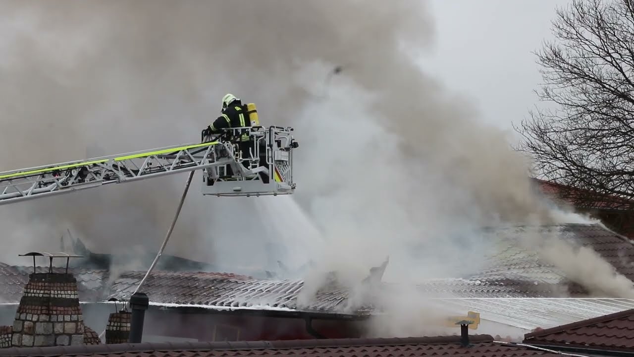 Großbrand in Pension! Feuerwehr im Großeinsatz 🚒🔥 | Lindenberg, Barnim