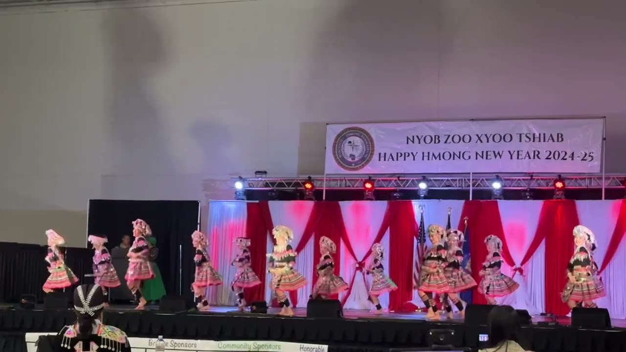Ntxhais Tsheej Haj Hmong dance @ Madison Hmong New Year 2024