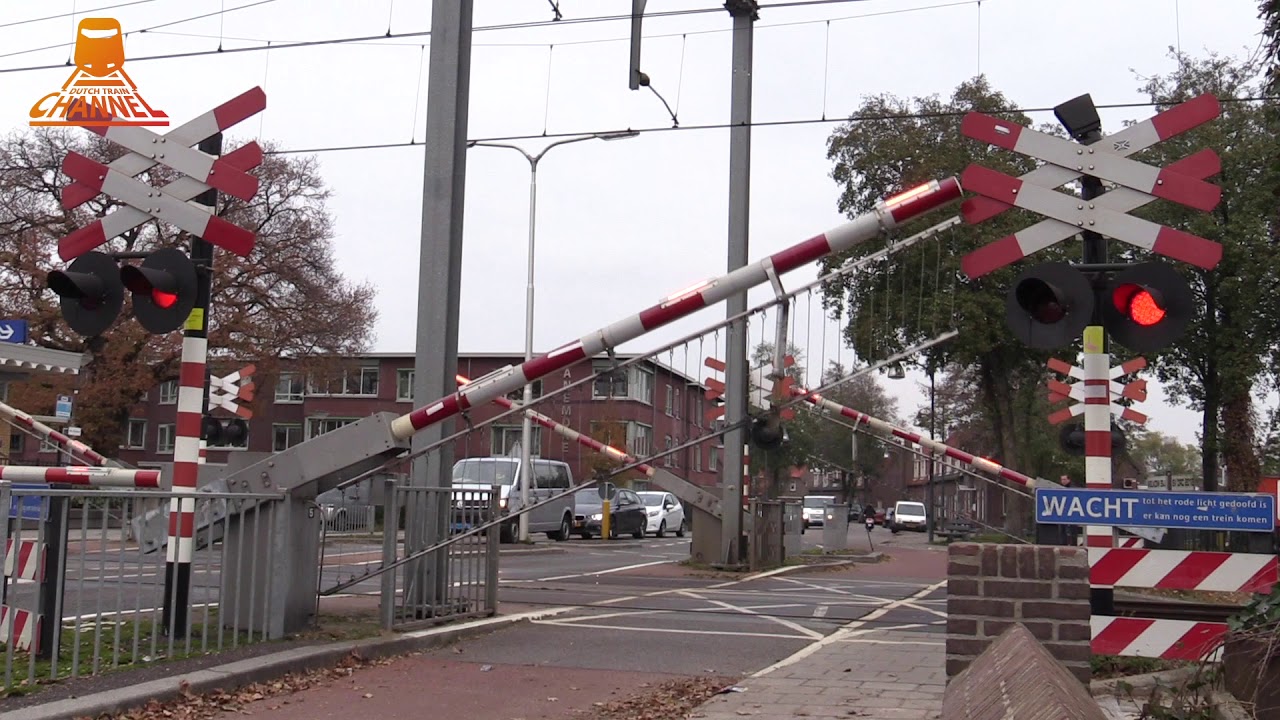 DUTCH RAILROAD CROSSING - Almelo - Rietstraat
