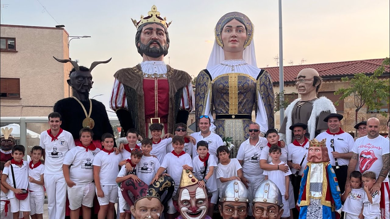 Despedida de la Comparsa de Gigantes y Cabezudos de Larraga | Fiestas de San Miguel 2024