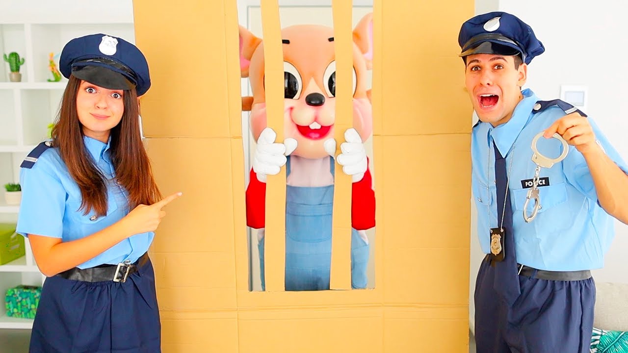 SOF&Igrave; E LU&Igrave; POLIZIOTTI ARRESTANO CICO!!