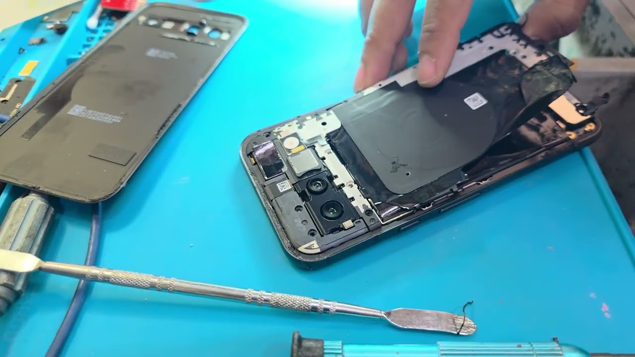 Google pixel 8a disassembly o como desarmar paso a paso  phone repair review