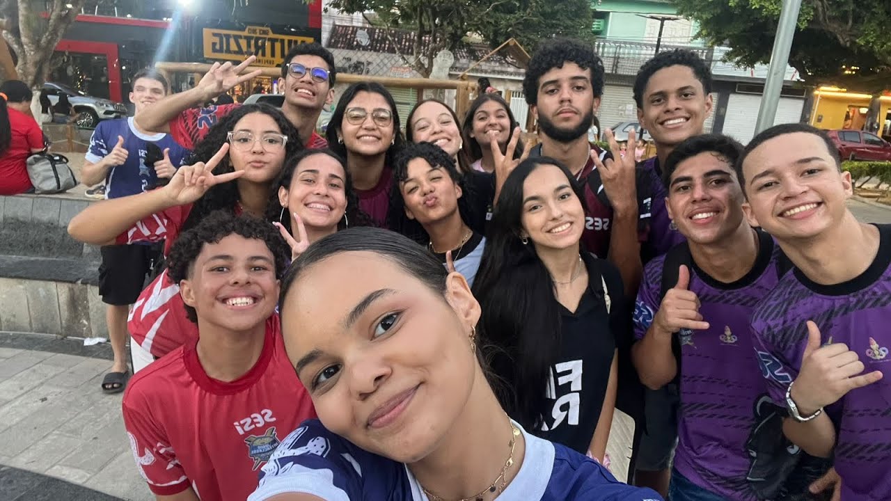 pentelhando na praça da bandeira