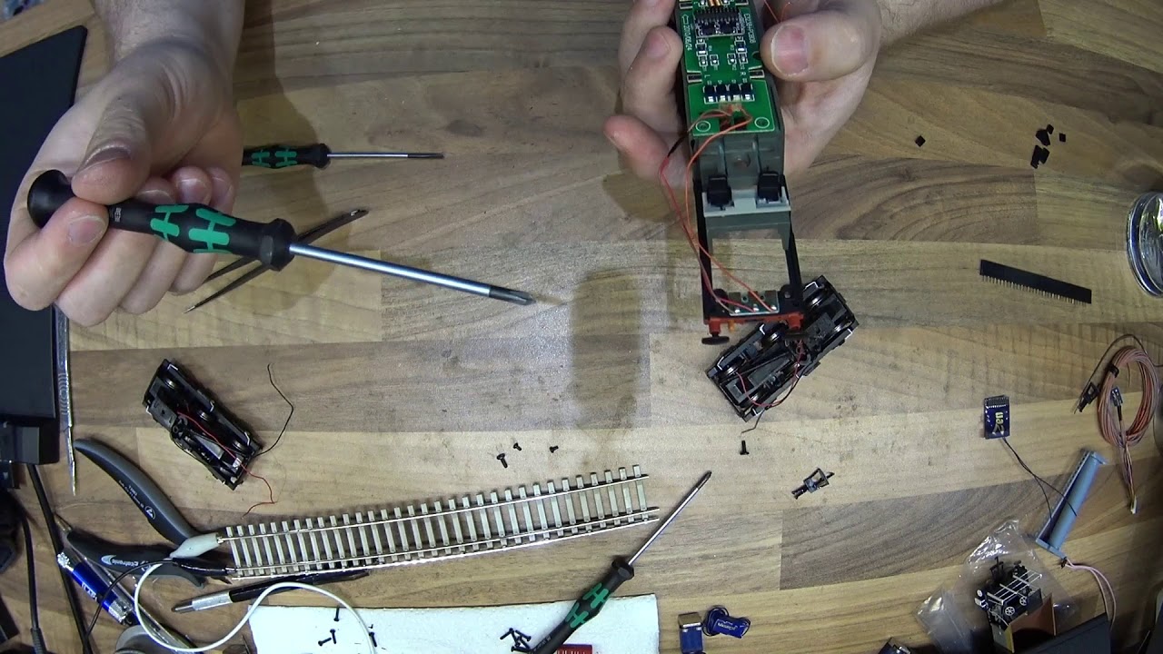 03 Bachmann Class 37 Light Modification Using DCC concepts Z218