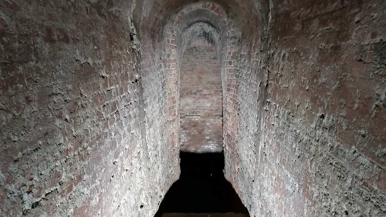 UrbEx: Alter Eiskeller in Pitten
