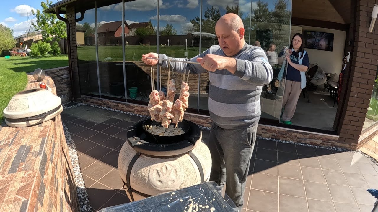 Шашлык в ТАНДЫРЕ/Юля с Димой в ГОСТЯХ