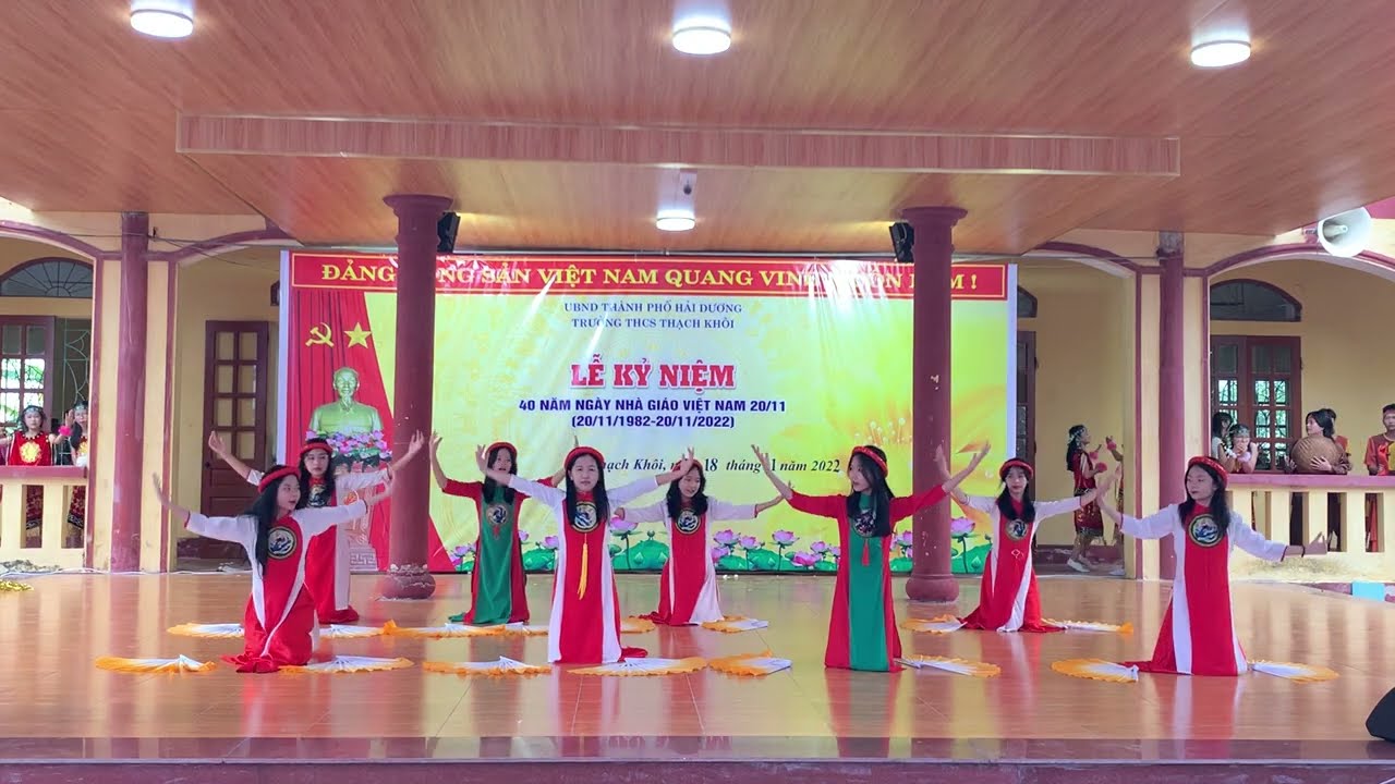 Múa Vạt Áo Trong Mơ_Lớp 7A_Văn Nghệ Ngày Nhà Giáo Việt Nam 20-11-2022