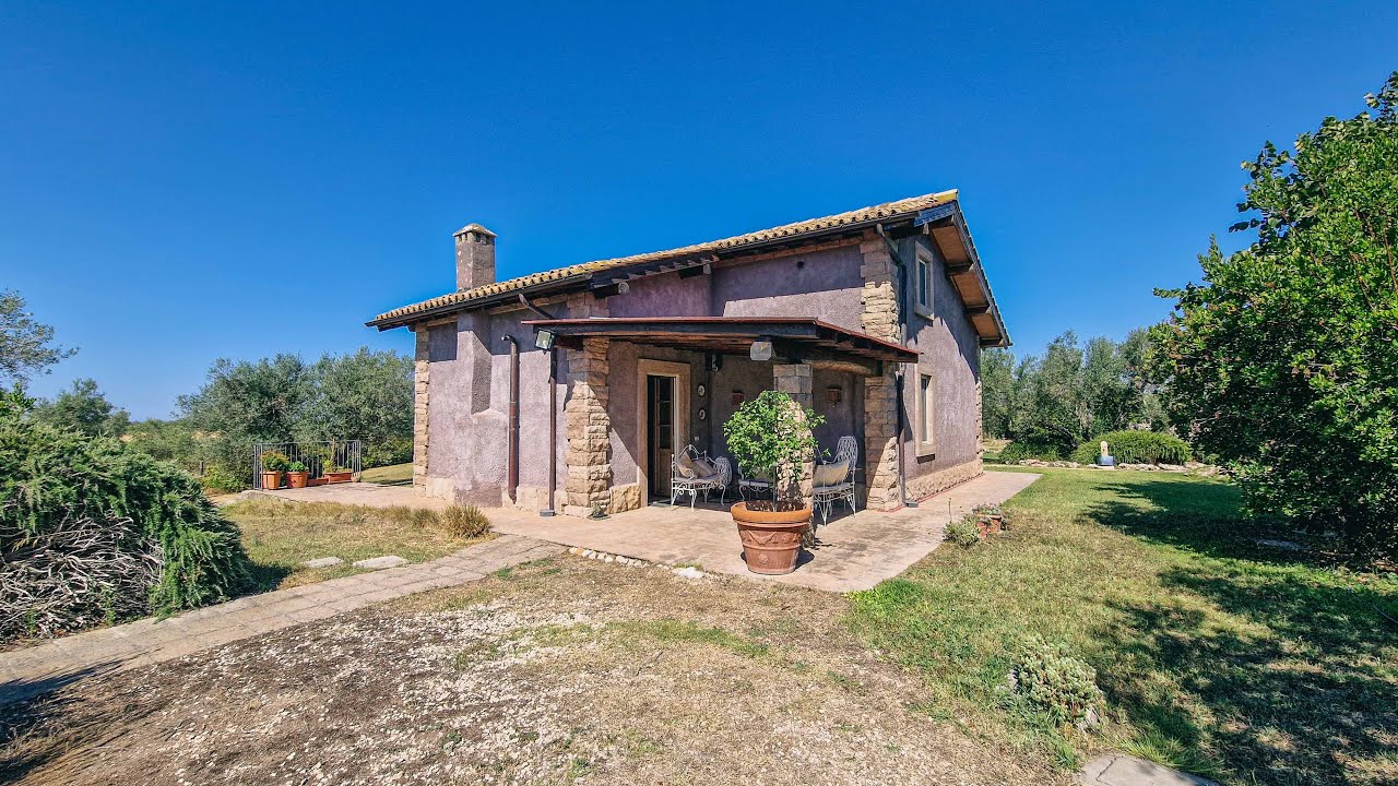 Visita immobile | MONTALTO DI CASTRO (VT), Italia |Villino con giardino e piscina nel parco di Vulci