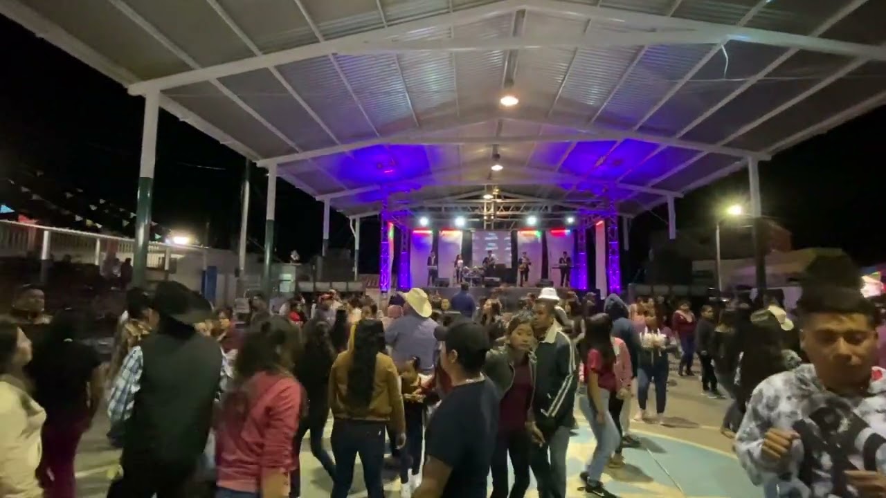 Popurri el vaquero - (Cover en Vivo) - GRUPO SANTOS