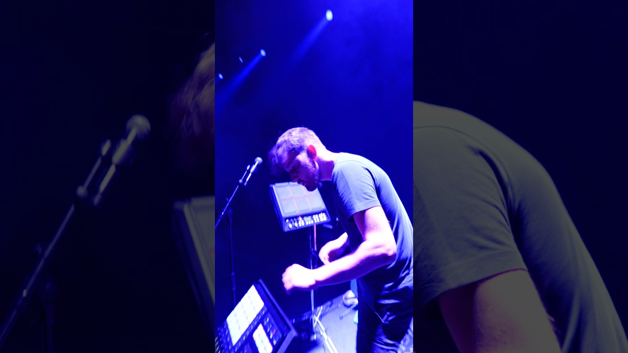 I feel an incredible energy when i play « Recover » live 💙 