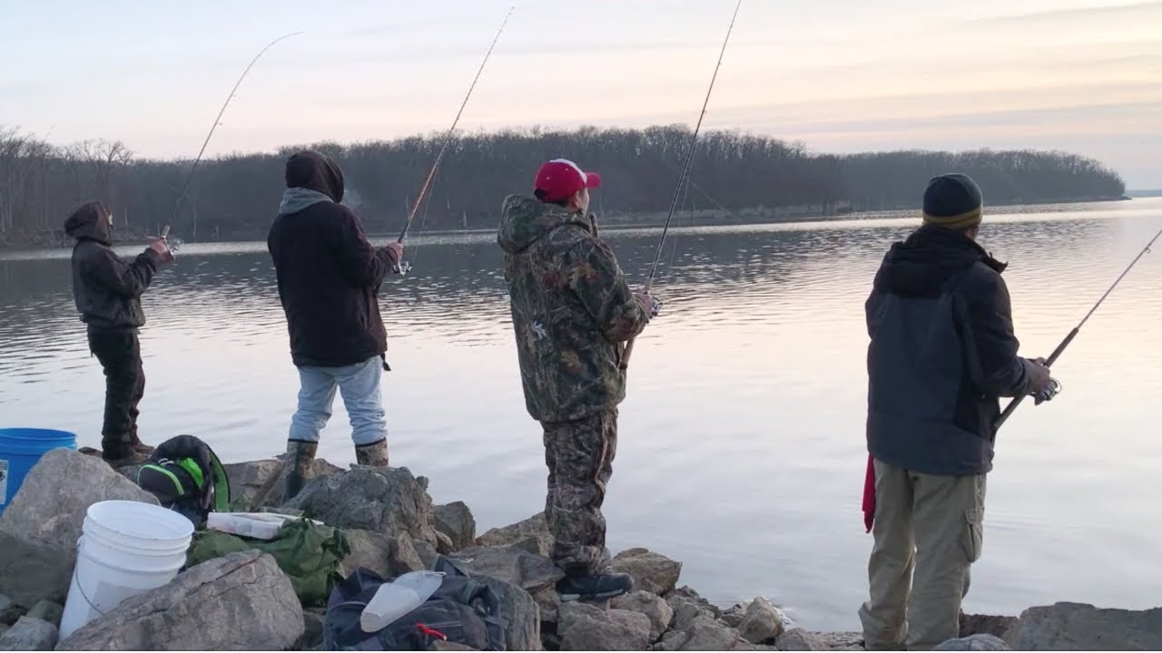 Winter Crappie Fishing From The Bank. EP 216