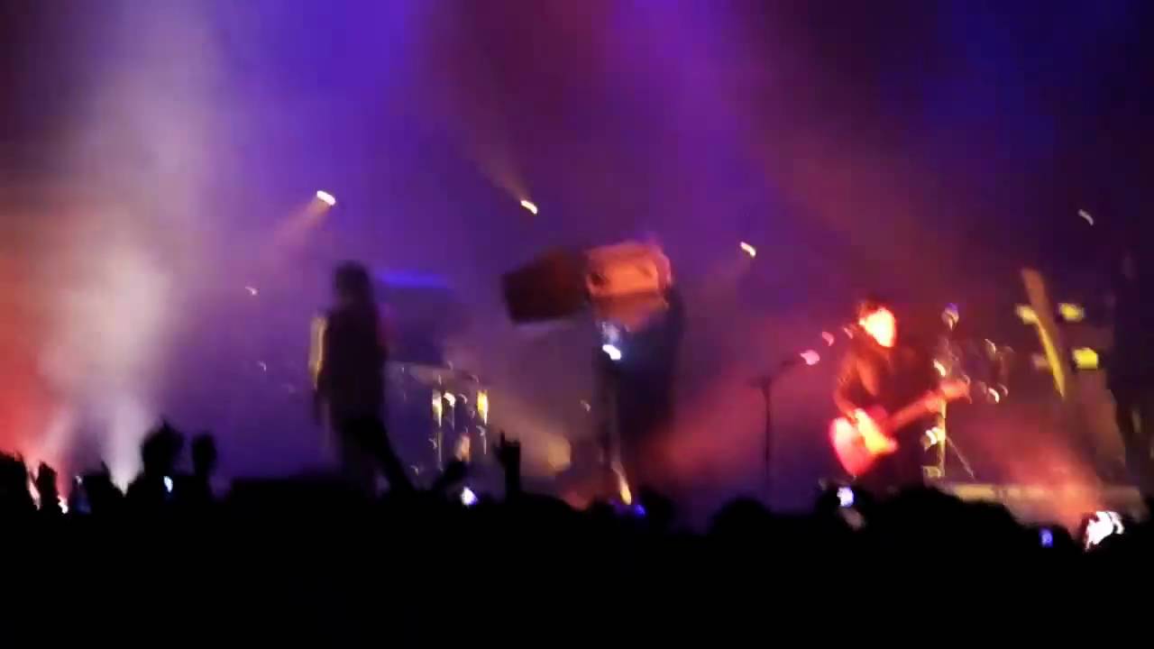 Marilyn Manson - Leave A Scar Live Linz June 24 2009