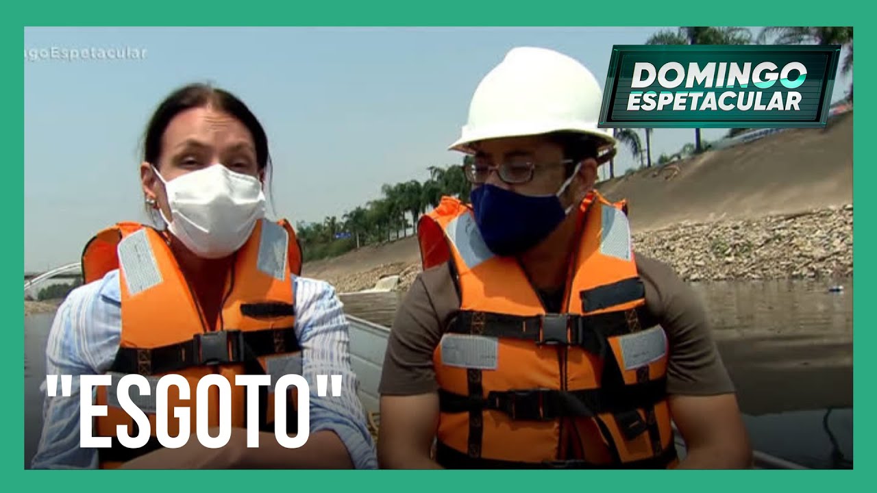 Carolina Ferraz navega pelas águas do rio Tietê