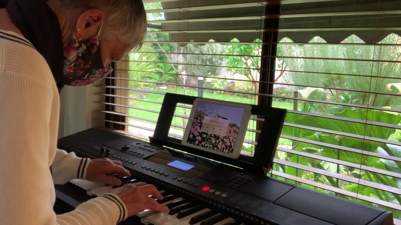 YAMAHA PSR-EW410 Portable Piano -  Gypsy Pennefeather - TWELVE GOOD REASONS