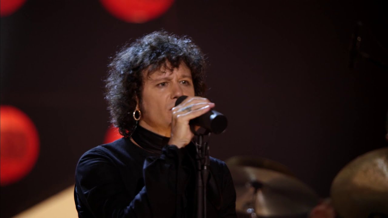 Doscientos huesos y un collar de calaveras - Enrique Bunbury - BUNBURY MTV Unplugged