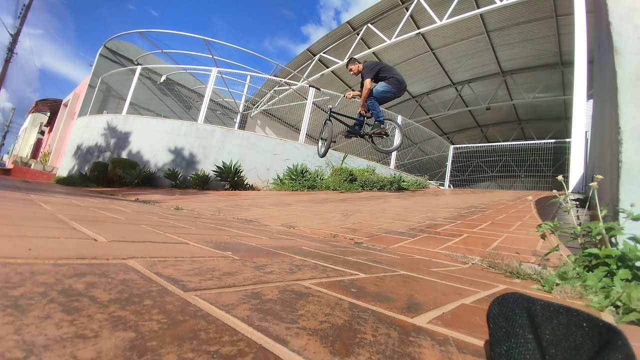 FIRST PERSON BMX STREET