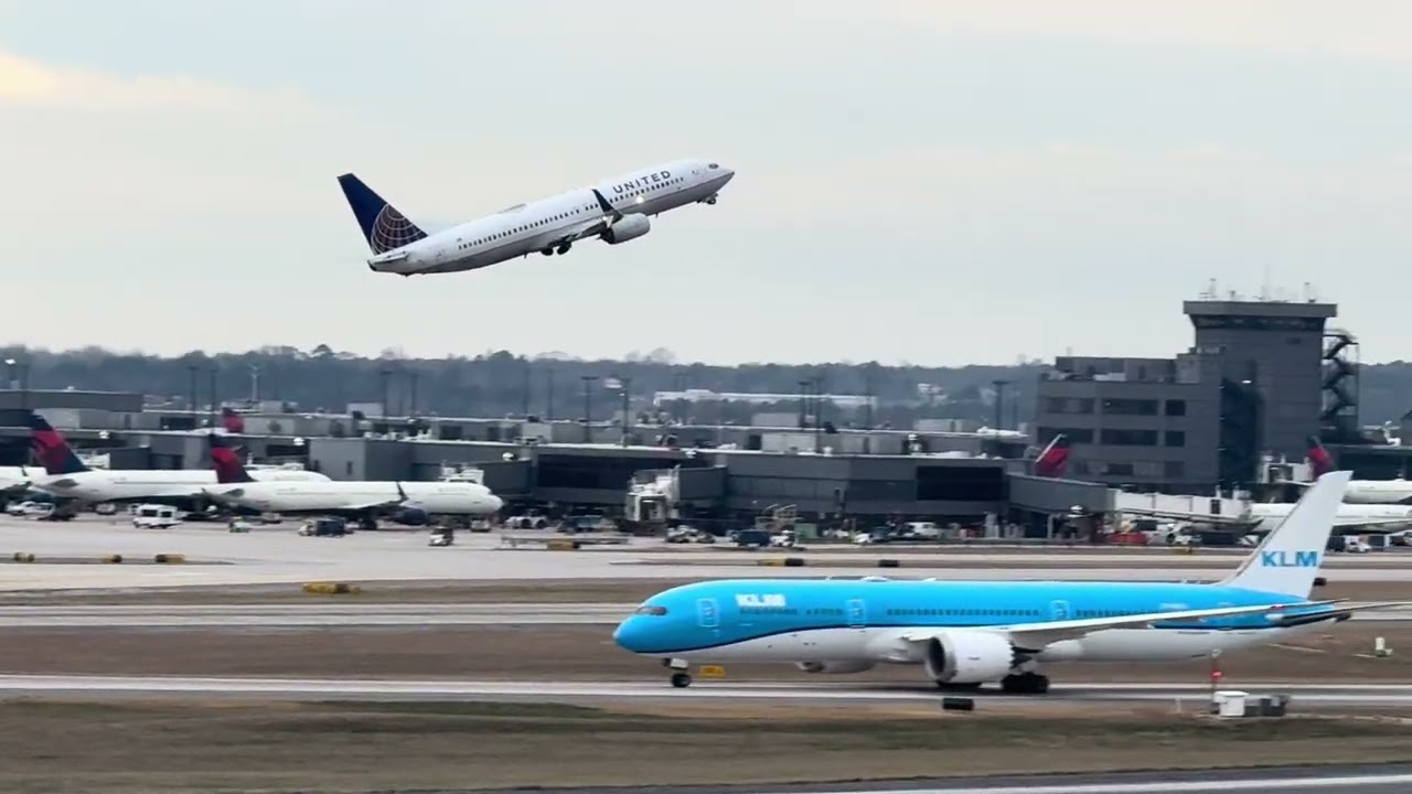 Plane spotting at Hartsfield Jackson ATL international airport #6