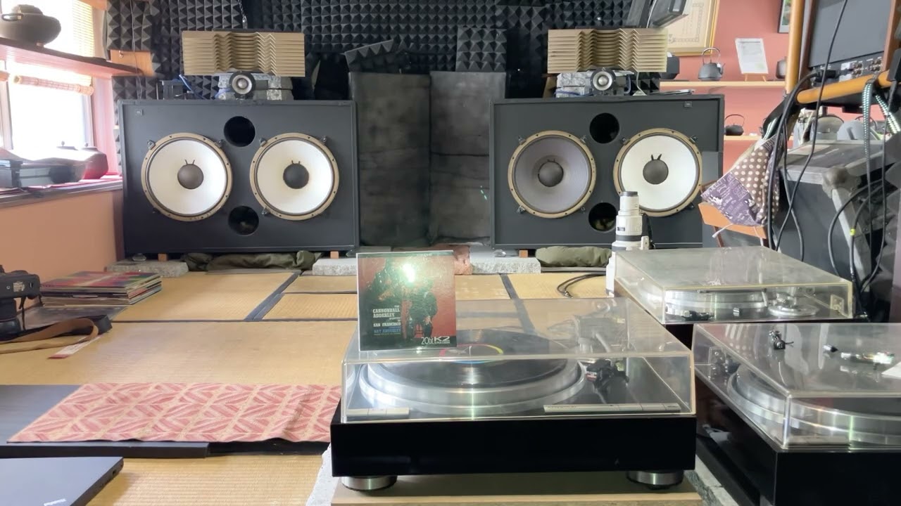 キャノン   Straight, No Chaser (Live)Cannonball Adderley QuintetCannonball Adderley: 20 Urban Jazz