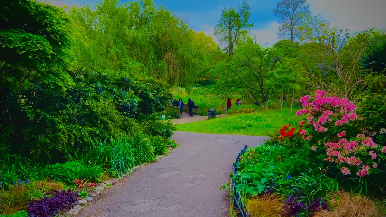 London Walk - Regent's Park - 02 May 2022