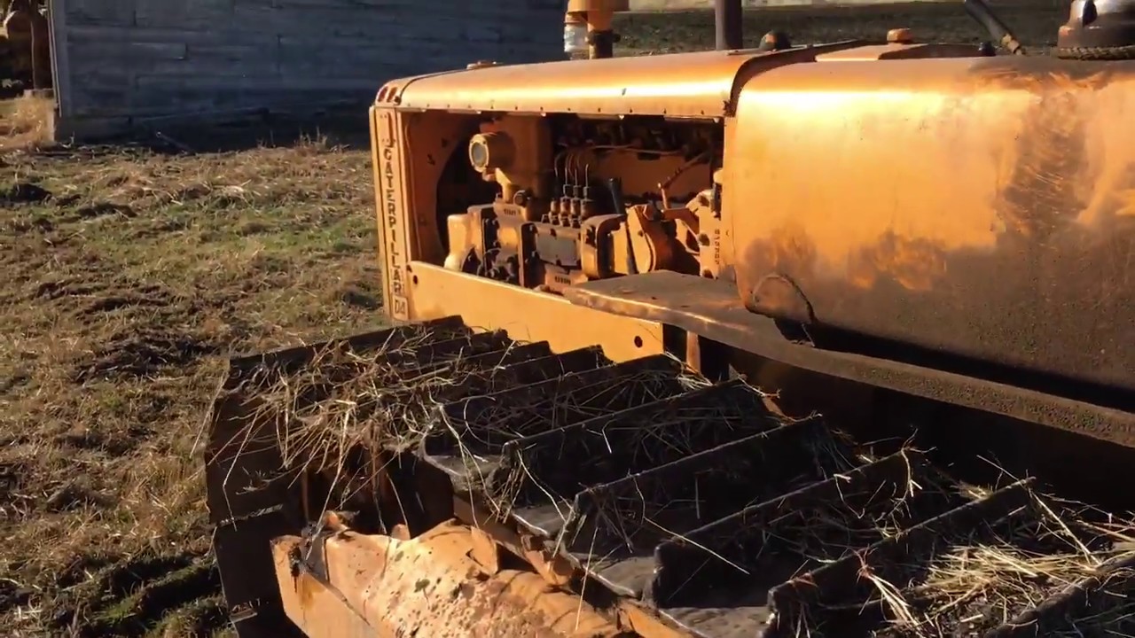Caterpillar D4 start up and drive