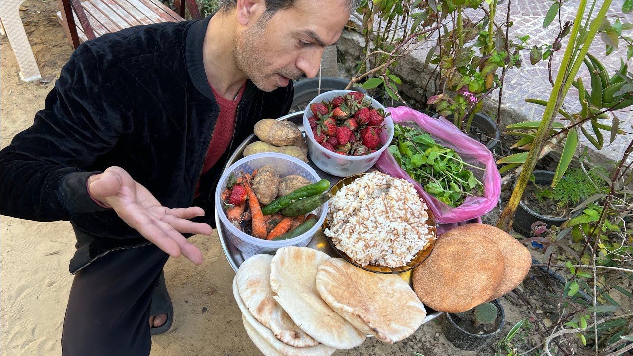 بواقي البيت ارميها !! طبعاً لا 👈 حولها لأجود غذاء وعلف للدجاج عشان يلحم ويبيض بطعم بلدي بجد👌😋