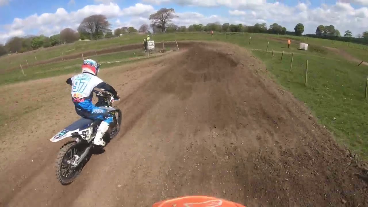 Racing motocross in the UK Grange moor Cs James Henderson white rose 2022 race 2 pt2