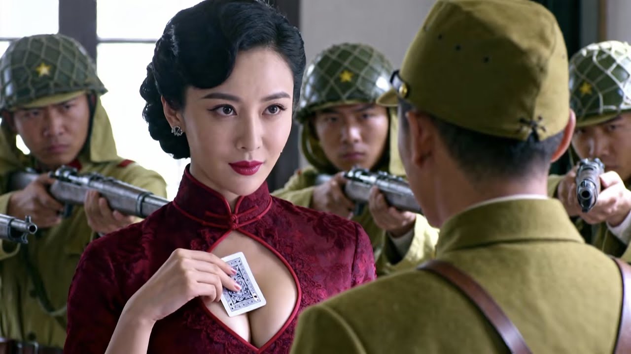日軍被美女魔術師迷得神魂顛倒，卻沒想到她竟是頂級特工，下一秒將他們一刀斃命！#抗日