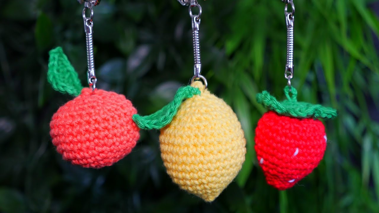 3 porte-clés fruits au crochet facile
