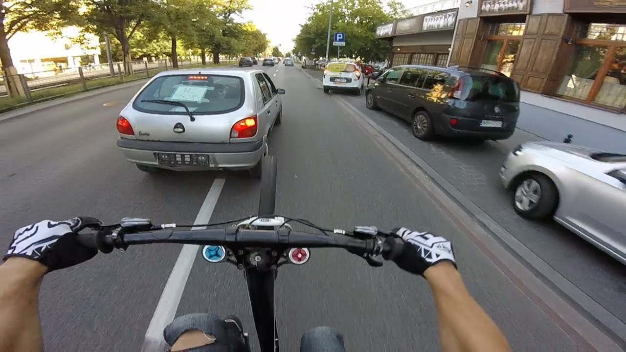 ZAGROŻENIE ZAJEŻDŻANIE DROGI - SPRZECZKA Z NOŻEM W RĘKU
