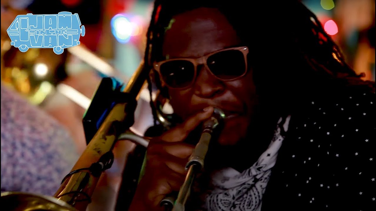 NO BS! BRASS BAND - 