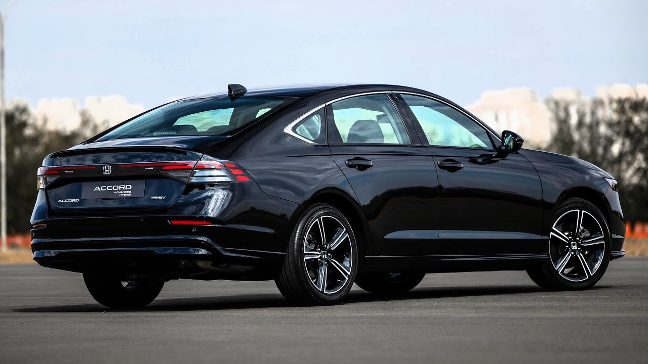 Новый Honda Accord 2026 года — среднеразмерный гибридный седан: интерьер и экстерьер.