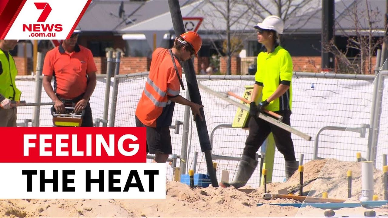 Aussie tradies are fighting for new rights to be able to down tools when it's too hot | 7NEWS