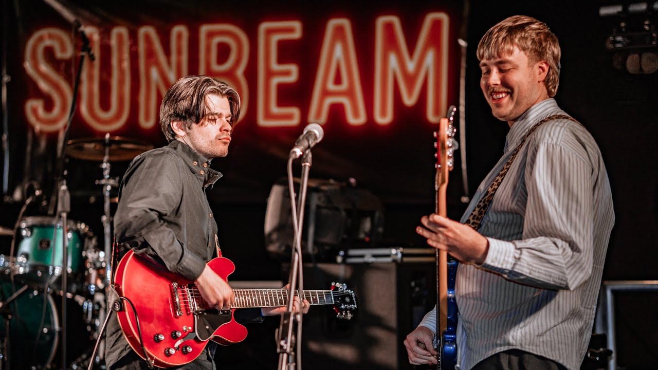 Cruz supporting Sunbeam at Whitby Pavillion 27.12.26
