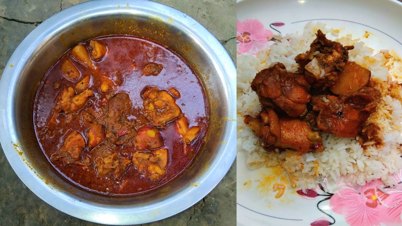 আজকে দুপুরে আলু দিয়ে মুরগির মাংসের ঝোল রান্না করলাম....