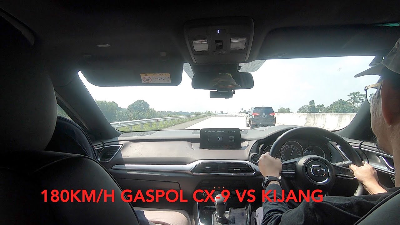 Mazda CX-9 dan Kijang Innova Gaspol toll lintas sumatra