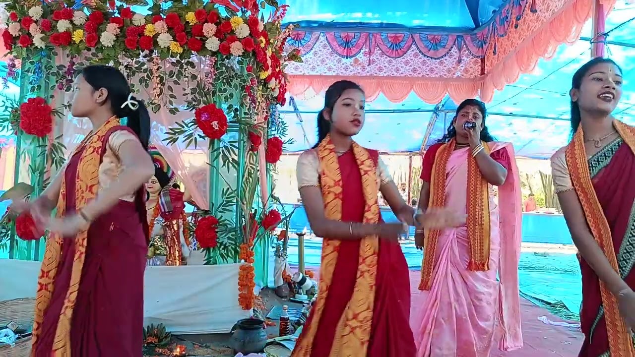 স্পনা কণ্ঠে  আধুনিক হরিনাম সংকীর্তন মোঃ 9083477033🙏🙏 brojogupi smpoday 🙏