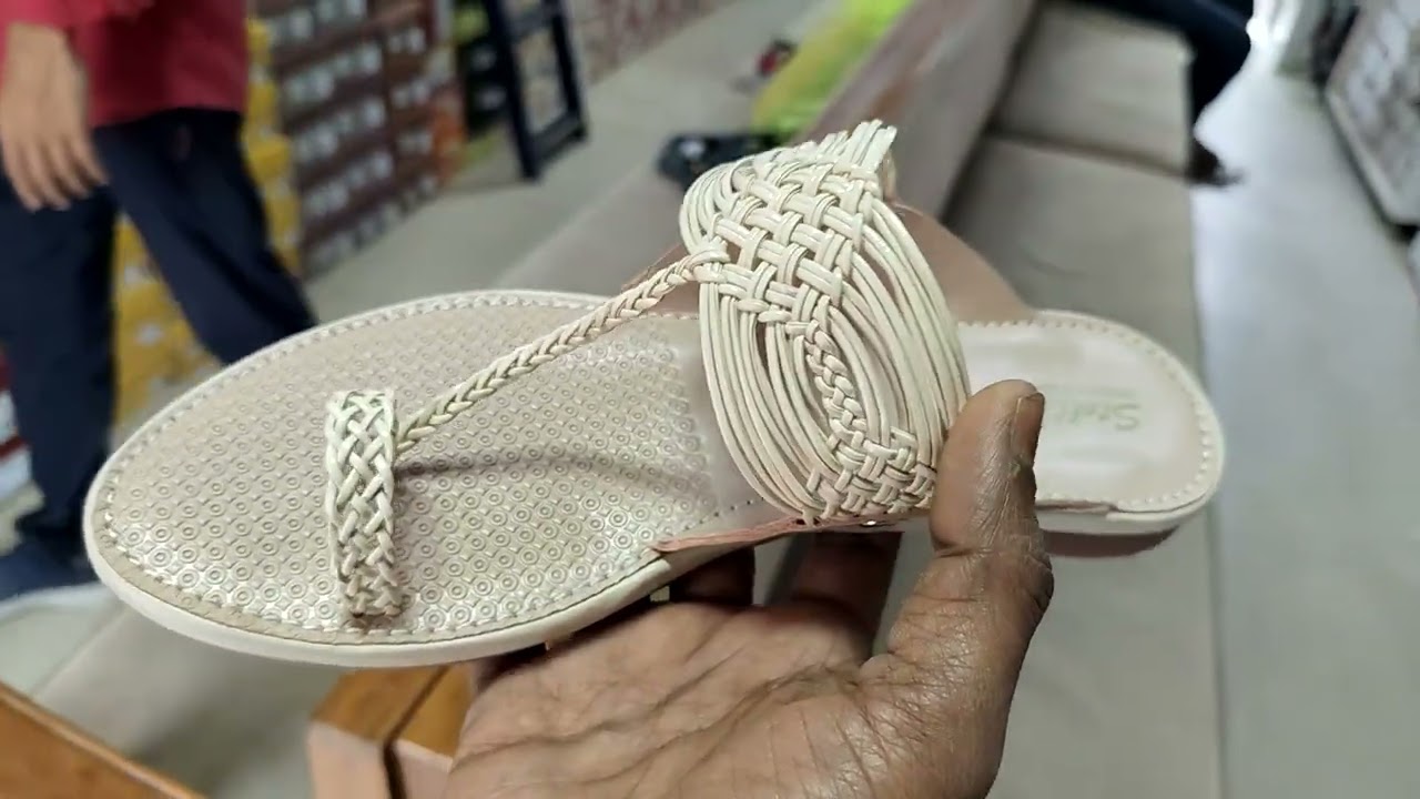 Welcome to queen Vlog Yahan Aapko milenge latest footwear trends stvlish heels 👠