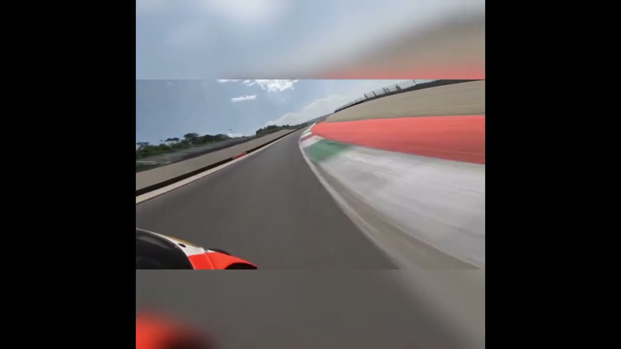 the incredible sound of the Yamaha 500gp ex Eddie Lawson, on the Mugello Circuit