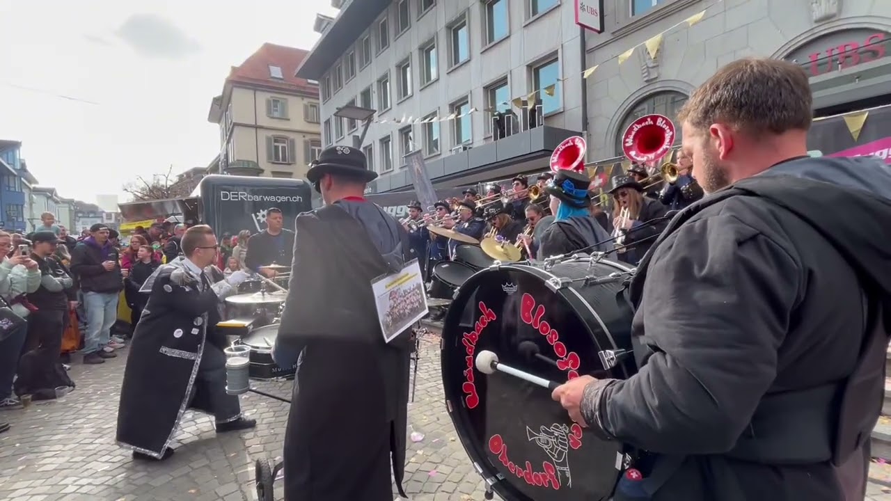 Concert des Guggenmusik a Langenthal Fasnachtsmarkt 2025