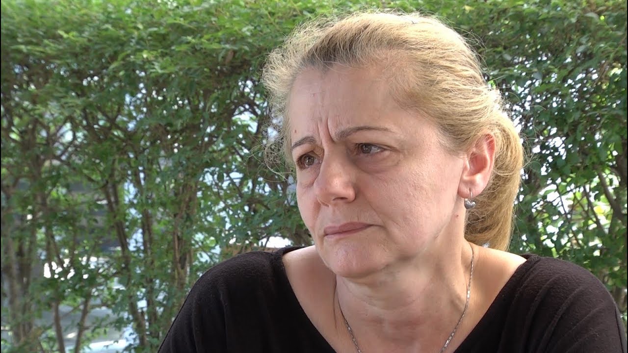 Naile Nela, nëna e Marion Majollarit i cili u vra një vit më parë në Tiranë, kërkon drejtësi
