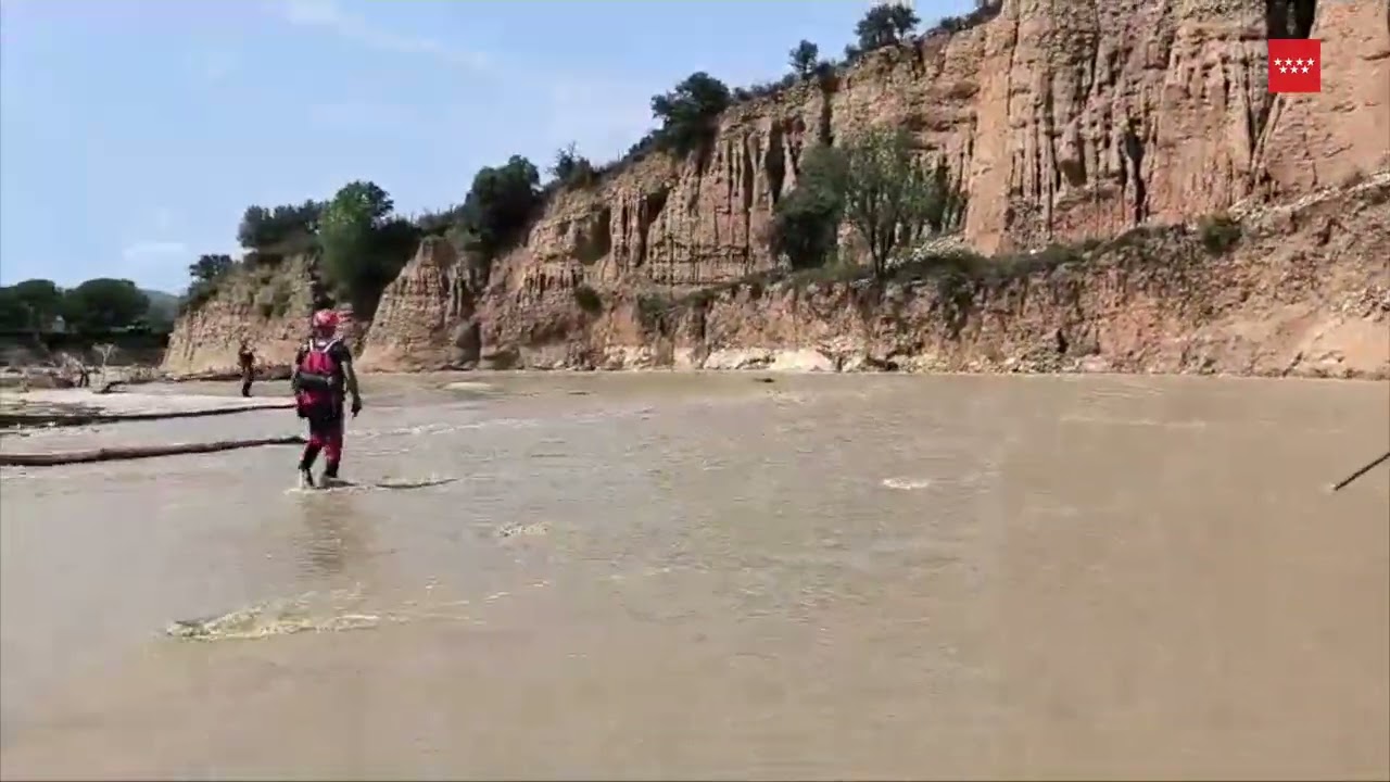 Los Bomberos CM continúan con la búsqueda del hombre desaparecido en Aldea del Fresno.