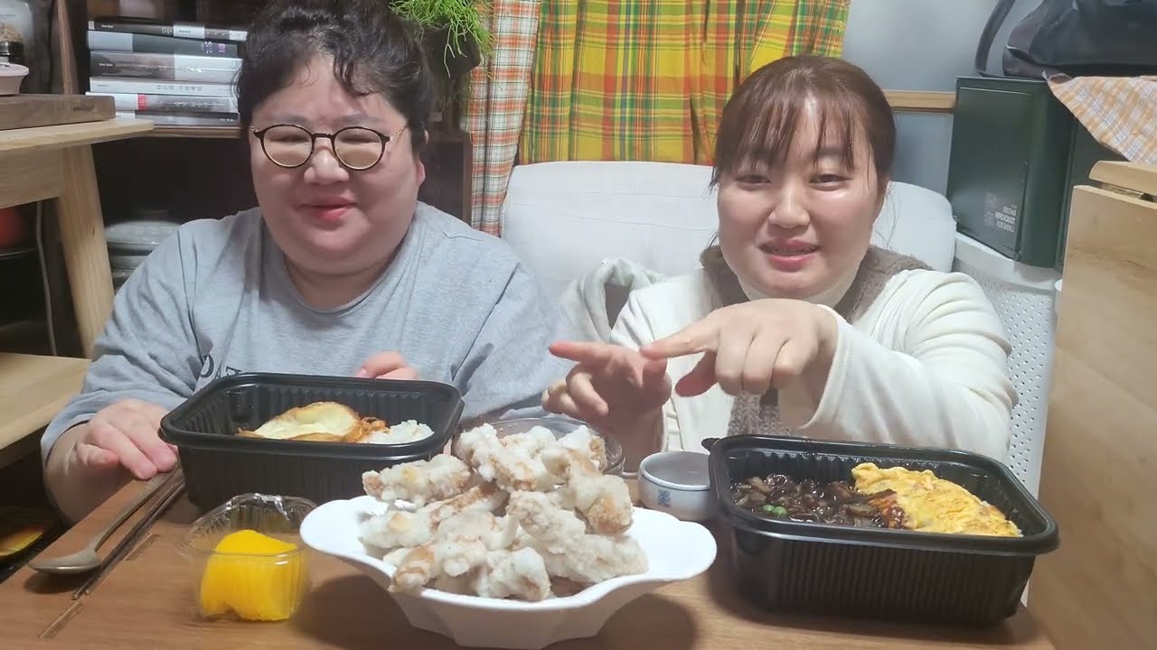 홍콩반점 new 메뉴!! 불맛 듬뿍 중화비빔밥에 부드러운 계란 지단을 입은 짜장밥 먹방