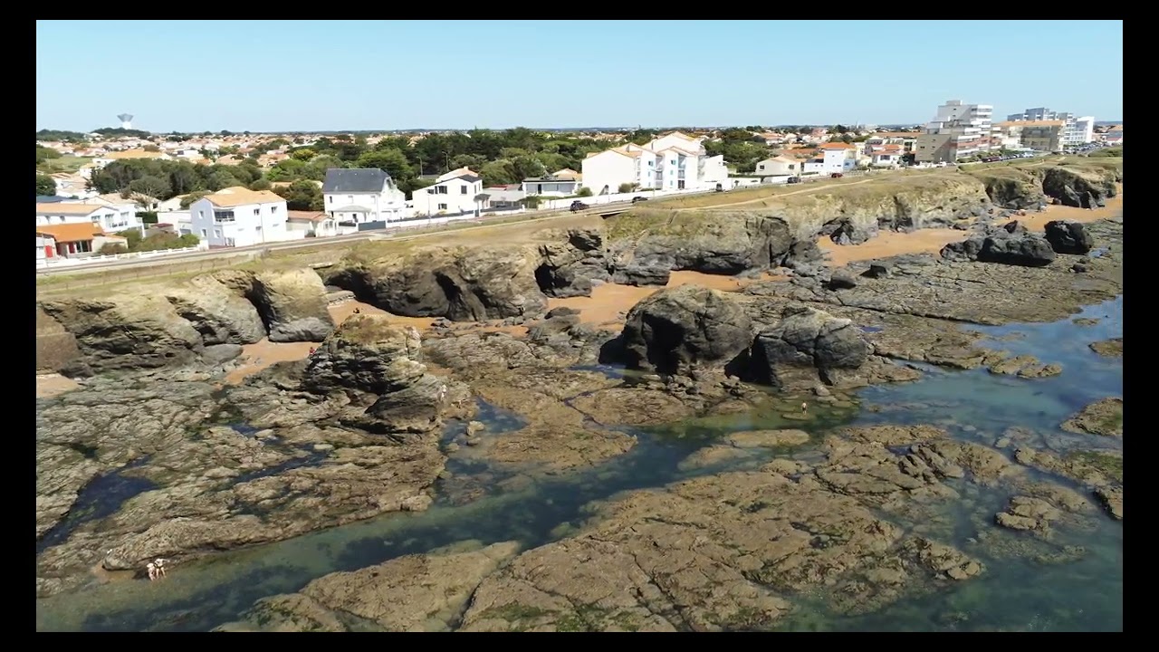 Corniche Saint Gilles Croix de vie  /  Drone Anafi