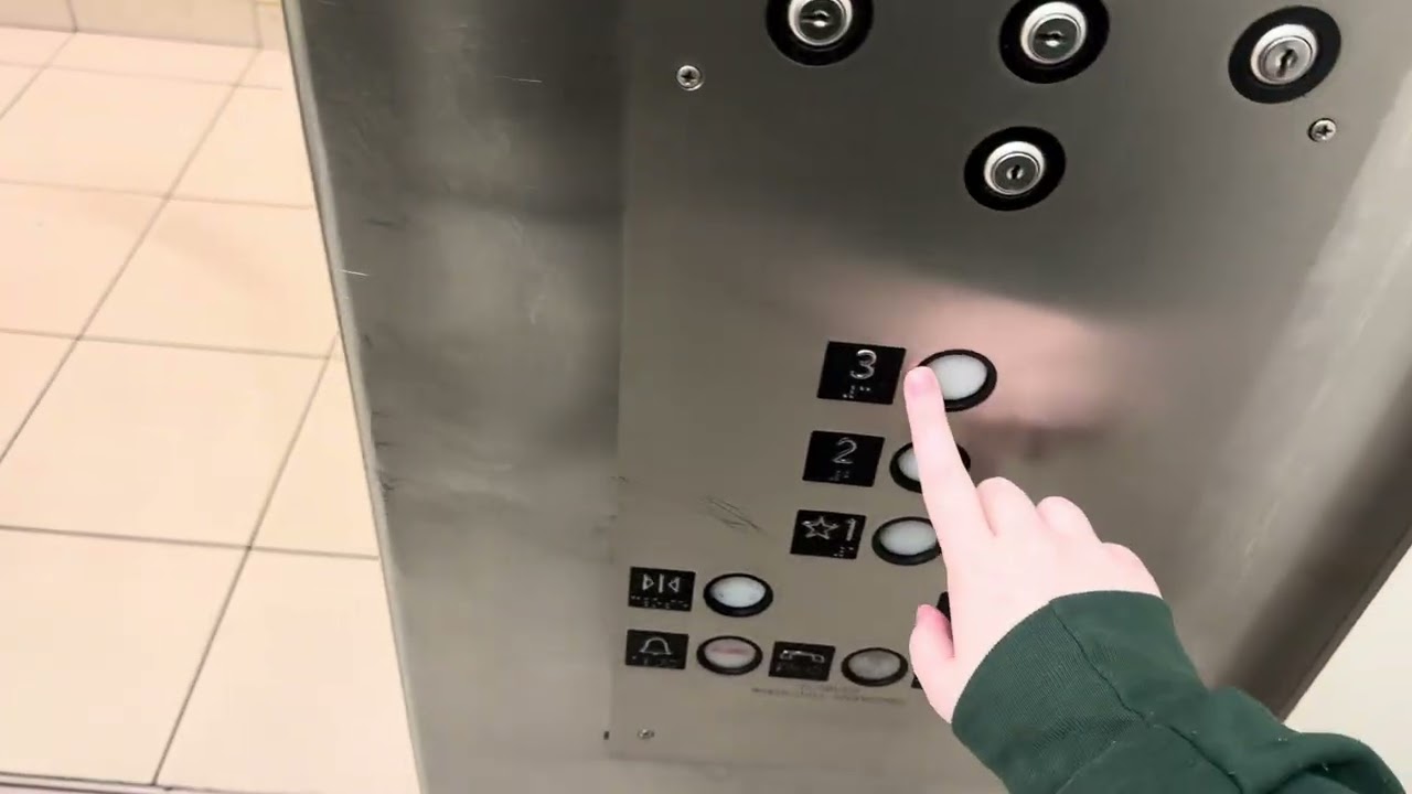 Schindler Elevator  @ Macy’s at the Dayton mall in Dayton OH￼￼