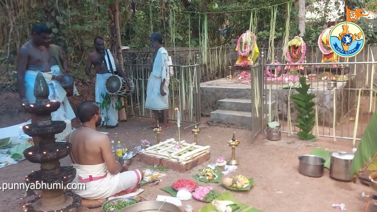 ചേങ്കോട്ടുകോണം ശ്രീരാമദാസ ആശ്രമത്തില്‍ നാഗരൂട്ട്‌