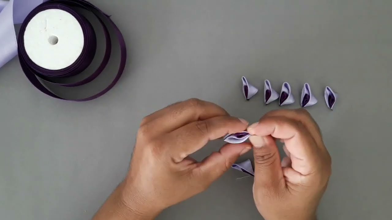 Kanzashi flower tutorial / How to make flower with ribbon / Ribbon flowers