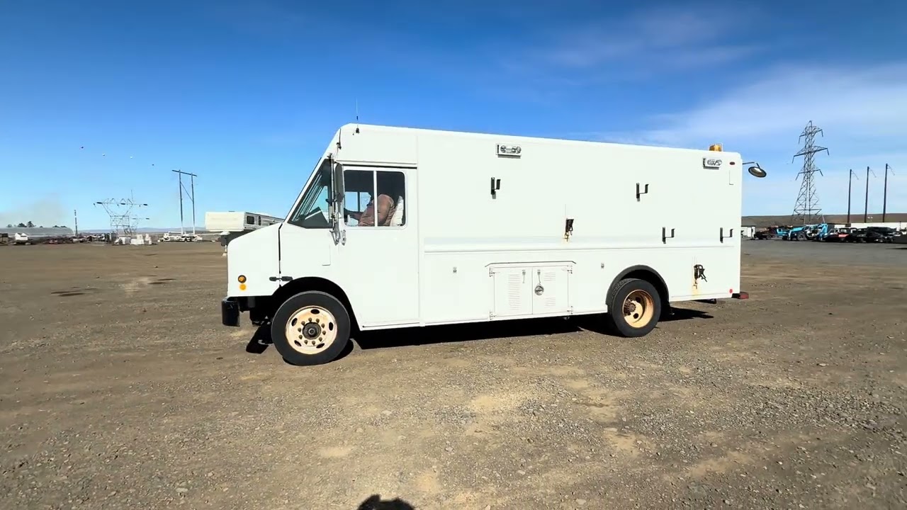 138 - 2007 Freightliner MT55