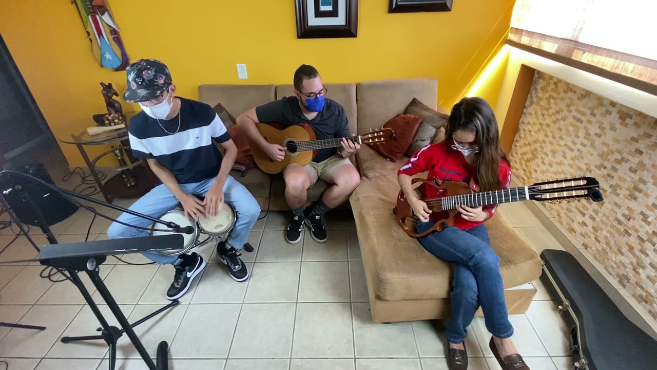 Cuatrista Fabiola Muñoz, Interpretando la Guaracha Ven Mulata