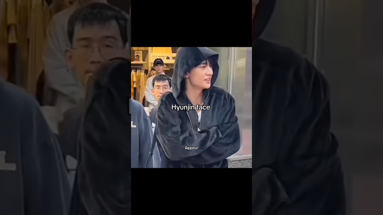 Hyunjin's face says it all😐 #Straykids #hyunjin #seungmin #ceremony #skz #stay #kpop #shorts #fyp