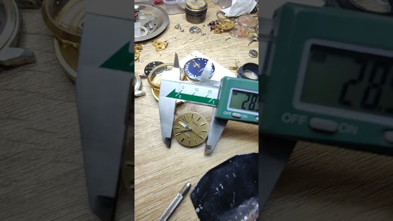 Phay vỏ độ ti vặn giờ máy bulova pin bánh xe nổi